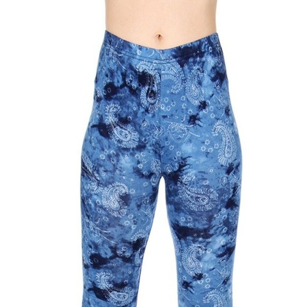 Docele Paisley Softbrush Capri Leggings‎